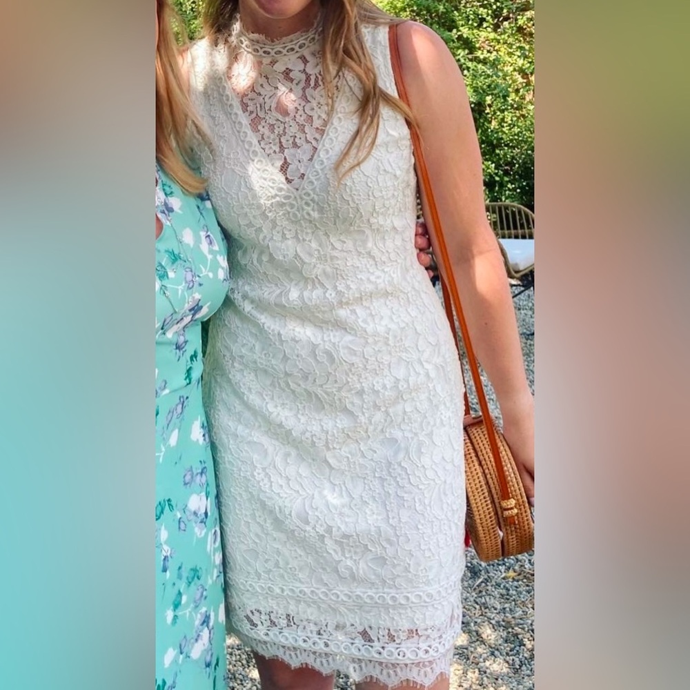 LIKE NEW - Kensie White Lace Bridal Dress - Size 6